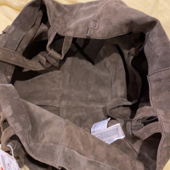 BNWT Zara olive coloured Suede bag with long messenger strap - Picture 3 of 3